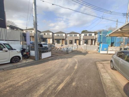 ���̑����n�@�O�ʓ��H6���I�z����ǍD�ȗ��n�ł��B
�Ԍɓ��ꂪ���ȕ������S�ł��ˁB