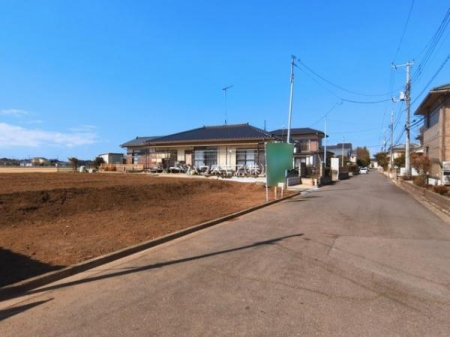 ���̑����n�@�O�ʓ��H��6���I�z����ǍD�ȗ��n�ł��B
�Ԍɓ��ꂪ���ȕ������S�ł��ˁB