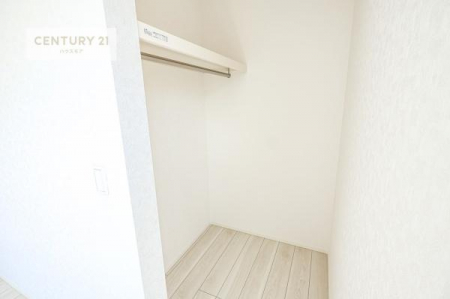 �����\�z�}(����)�@�E�H�[�N�C���N���[�[�b�g�t���ł��B��������̂��m���Ȃǂ����[���Ă��������ł��ˁI���ɂ���@�������ȂǋG�ߕ��̑傫�ȉƓd�����[�ł��܂��B�i���d�l�j