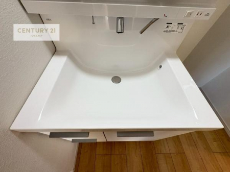 ���ʑ�E���ʏ��@�[�����ʑ�{�E���́A�������˂ɂ����̂ł�����ꂪ�y�X�I���������ۂĂ܂��I
�L���C�Ȑ��ʏ��Ŏ��������̃��`�x�[�V�������オ��܂��ˁI