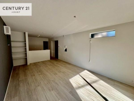 ���r���O�@�S�n�ǂ����r���O�͉Ƒ������R�ƏW�܂�܂��B�Ƒ��c�R�̎��Ԃ����������ł��B���Ƒ��ƁA����w�[���������Ԃ��߂��������ł��ˁB