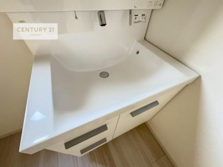 ���ʑ�E���ʏ��@�[�����ʑ�{�E���́A�������˂ɂ����̂ł�����ꂪ�y�X�I���������ۂĂ܂��I
�L���C�Ȑ��ʏ��Ŏ��������̃��`�x�[�V�������オ��܂��ˁI