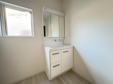 ���ʑ�E���ʏ��@�����̂������ʏ��́A���ƕ�������₷���A���ł����K�ɂ��g�����������܂��B�O�ʋ��Ŏg�����肪�ǂ��A�������[�������Ă���܂��̂ŁA���p�i��X�L���P�A�p�i���������萮���ł��܂��B