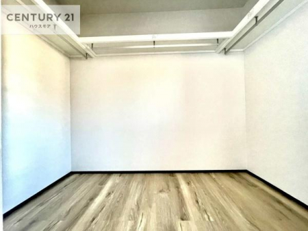 ���[�@�����Ղ�̎��[�X�y�[�X�ŁA��炵���������萮���Z�܂��B�Ƒ��̉ו������ꂢ�ɕЕt���A���������K�ɉ߂����܂��B