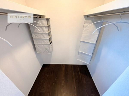 �����\�z�}(����)�@�E�H�[�N�C���N���[�[�b�g�t���ł��B��������̂��m���Ȃǂ����[���Ă��������ł��ˁI���ɂ���@�������ȂǋG�ߕ��̑傫�ȉƓd�����[�ł��܂��B�i���d�l�j