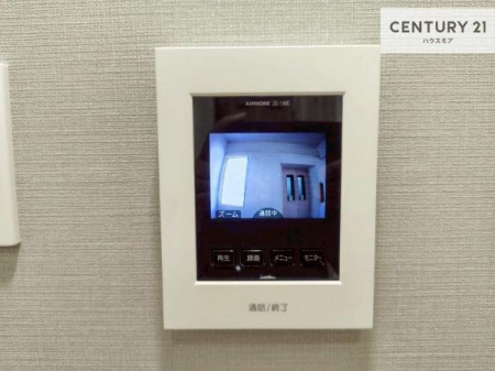 ���̑��@TV���j�^�[�t�C���^�[�t�H���������B���K�҂̊���m�F���Ă���Ή��ł��邽�߁A�h�Ɩʂɂ��z�����ꂽ���S�̐ݔ��ł��B