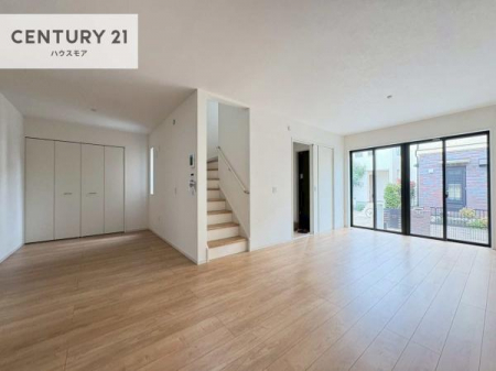 ���r���O�@�J�����̂���L�XLDK�I�\�t�@�[��_�C�j���O�e�[�u����u���Ă������ɂȂ�Ȃ��̂ŉ��K�ɉ߂����܂��I�R�~���j�P�[�V���������₷�����r���O�ł��I