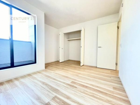 �m���@�傫�ȑ����炽���Ղ�Ɨz�����������݁A�����𖾂邭�S�n�悢��Ԃɉ��o���܂��B�����͎��R�̌��ɕ�܂�Ȃ���A�C�����悭�������Ƃ��߂������������邨�����ł��B