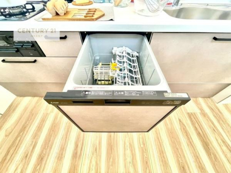 �L�b�`���@�H��@�t���̃L�b�`���ł��I�Z���������r��h�~�Ƃ��đ�ϊ��􂷂�֗��Ȏd�l�ł��I�r���g�C���Ȃ̂ŃL�b�`���̏ꏊ����炸�����X�y�[�X���L���g�����Ƃ��o���܂��I