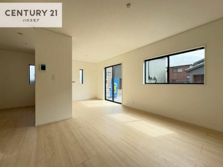 ���r���O�@�傫�ȑ����炽���Ղ�̗z���������閾�邢���r���O�B�J�����̂��郊�r���O�ŉƑ��c���̂��났�̎��Ԃ��߂����܂��I�����̂����w�\�ł��I���񌻒n�ŗz������Ȃǂ��̊����������܂��I