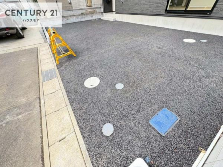 ���ԏ�@���ԃX�y�[�X��2�䕪����܂��I�Z�J���h�J�[�͂������A�o�C�N�⎩�]�ԂȂǂ��u���ꏊ�ɍ���܂���B