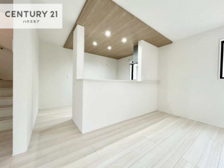 ���r���O�@���r���O�S�̂����n����ΖʃL�b�`���Ȃ̂ŁA���q�l�̗l�q�������Ȃ����Ƃ��ł���q��Ă����₷�����S�ȊԎ�ł��I