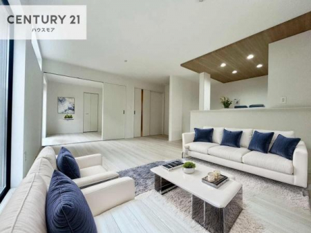 ���r���O�@�Ƌ��CG�p�[�X�ł��B�S�n�ǂ����r���O�͉Ƒ������R�ƏW�܂�܂��B�Ƒ��c�R�̎��Ԃ����������ł��B���Ƒ��ƁA����w�[���������Ԃ��߂��������ł��ˁB