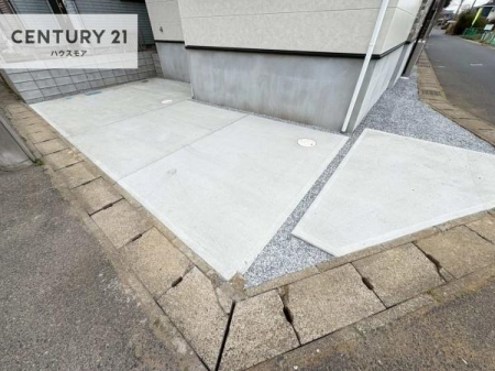 ���ԏ�@���ԃX�y�[�X��2�䕪����܂��I�Z�J���h�J�[�͂������A�o�C�N�⎩�]�ԂȂǂ��u���ꏊ�ɍ���܂���B