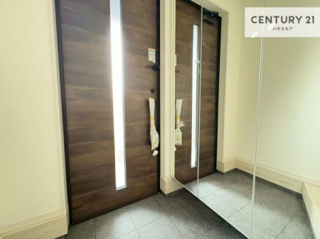 ���ց@�~���[�t���V���[�Y�{�b�N�X�t���Ȃ̂ŁA���ւ��Еt�����|�������₷���ł��I
�X�b�L���������ւŌ˂��J�����u�ԁA�������̂���S�n������Ԃ��o�}���Ă���܂��B