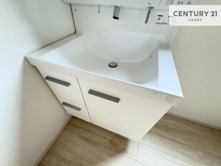 ���ʑ�E���ʏ��@�[�����ʑ�{�E���́A�������˂ɂ����̂ł�����ꂪ�y�X�I���������ۂĂ܂��I
�L���C�Ȑ��ʏ��Ŏ��������̃��`�x�[�V�������オ��܂��ˁI