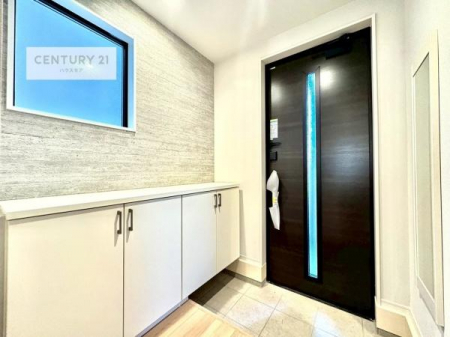 ���ց@�V���[�Y�{�b�N�X�t���Ȃ̂ŁA���ւ��Еt�����|�������₷���ł��I
�X�b�L���������ւŌ˂��J�����u�ԁA�������̂���S�n������Ԃ��o�}���Ă���܂��B