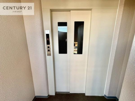 ���̑����p���@�G���x�[�^�[�����ŁA�����̈ړ����X���[�Y�B��K�ւ̃A�N�Z�X�����K�Ȃ��߁A���N�z�̕��⏬���Ȃ��q���܂����邲�ƒ�ɂ����S�ł��B���K���Ɨ��֐������˔������Z�܂��ł��B