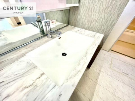 ���ʑ�E���ʏ��@�[�����ʑ�{�E���́A�������˂ɂ����̂ł�����ꂪ�y�X�I���������ۂĂ܂��I
�L���C�Ȑ��ʏ��Ŏ��������̃��`�x�[�V�������オ��܂��ˁI