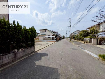 ���̑����n�@�O�ʓ��H��9���I�z����ǍD�ȗ��n�ł��B
�Ԍɓ��ꂪ���ȕ������S�ł��ˁB�y���n�̔���J�Ò��z