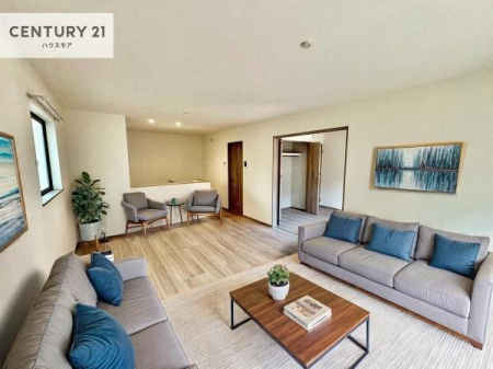 ���r���O�@�Ƌ��CG�p�[�X�ł��B�S�n�ǂ����r���O�͉Ƒ������R�ƏW�܂�܂��B�Ƒ��c�R�̎��Ԃ����������ł��B���Ƒ��ƁA����w�[���������Ԃ��߂��������ł��ˁB