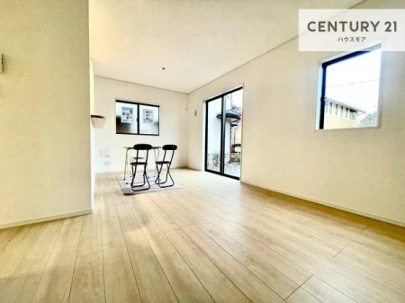 ���r���O�@��؂ȉƑ����W�܂邩�炱��LDK�ɂ͂�����肽���B
�q�����������C�ɏ΂��Ȃ��瑖�����Ă���p�����������u�L���Ƃɂ��ėǂ������v�Ǝv���u�Ԃł��B