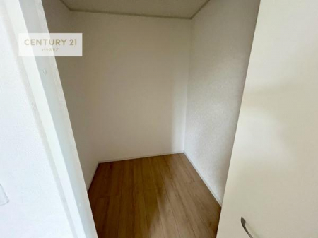 ���[�@�E�H�[�N�C���N���[�[�b�g�t���ł��B��������̂��m���Ȃǂ����[���Ă��������ł��ˁI���ɂ���@�������ȂǋG�ߕ��̑傫�ȉƓd�����[�ł��܂��I