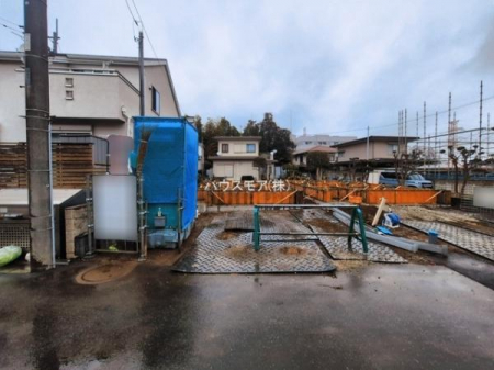 ���ԏ�@���ԃX�y�[�X��2�䕪����܂��I�Z�J���h�J�[�͂������A�o�C�N�⎩�]�ԂȂǂ��u���ꏊ�ɍ���܂���B