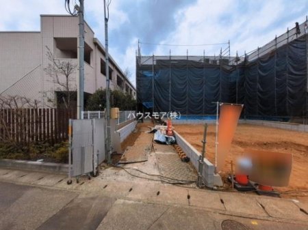 ���ԏ�@���ԃX�y�[�X��2�䕪����܂��I�Z�J���h�J�[�͂������A�o�C�N�⎩�]�ԂȂǂ��u���ꏊ�ɍ���܂���B