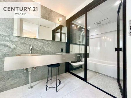 ���ʑ�E���ʏ��@�X�^�C���b�V���ȃf�U�C���̐��ʑ���̗p�B�������ꂽ��Ԃ��A���̏�����A���̎��Ԃ����㎿�Ȃ��̂ɉ��o���܂��B