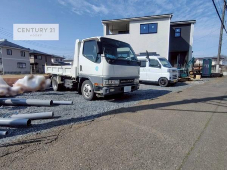 ���ԏ�@���ԃX�y�[�X��4�䕪����܂��I�Z�J���h�J�[�͂������A�o�C�N�⎩�]�ԂȂǂ��u���ꏊ�ɍ���܂���B