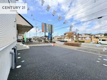 ���ԏ�@���ԃX�y�[�X��2�䕪����܂��I�Z�J���h�J�[�͂������A�o�C�N�⎩�]�ԂȂǂ��u���ꏊ�ɍ���܂���B