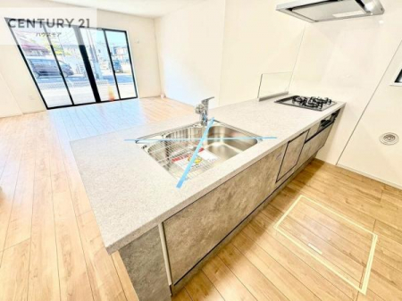 �L�b�`���@��l�C�̑Ζʎ��V�X�e���L�b�`�����̗p���Ă��܂��I���Ƒ��̃R�~���j�P�[�V���������R�Ƒ�����݌v�ł��B
���q�l�ɂ��ڂ��͂��̂Ŋ������ł��ˁB�L�X�g���ĉ��K�ɍ�Ƃ��i�݂܂��B