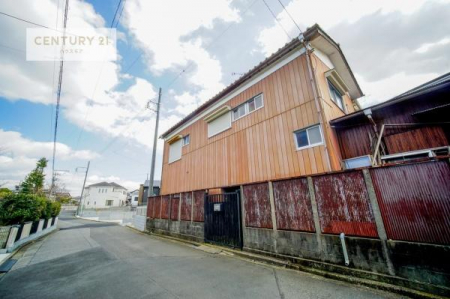 ���ԏ�@���ԃX�y�[�X��2�䕪����܂��I�Z�J���h�J�[�͂������A�o�C�N�⎩�]�ԂȂǂ��u���ꏊ�ɍ���܂���B