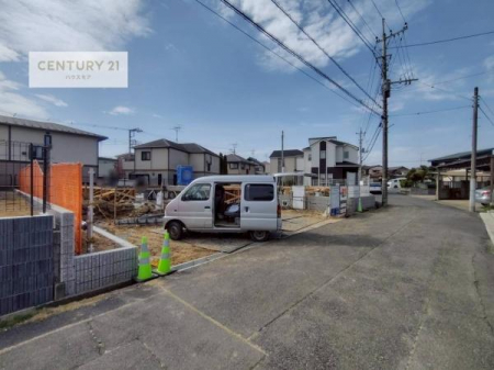 ���̑����n�@�O�ʓ��H��4���I�z����ǍD�ȗ��n�ł��B
�Ԍɓ��ꂪ���ȕ������S�ł��ˁB