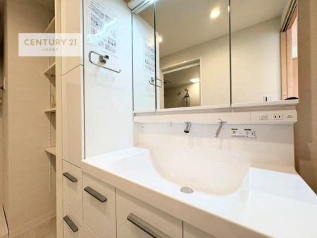 ���ʑ�E���ʏ��@�O�ʋ��d�l�̐��ʏ��́A�g�����Ȃ݂����₷������I���͎��[�ɂȂ��Ă��܂��B�h���C���[�₨���ϓ����Еt������̂Ő��ʑ������X�b�L���ƌ����邱�Ƃ��o���܂��I