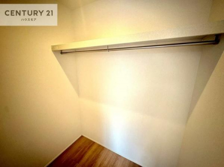 ���[�@�E�H�[�N�C���N���[�[�b�g�t���ł��B��������̂��m���Ȃǂ����[���Ă��������ł��ˁI���ɂ���@�������ȂǋG�ߕ��̑傫�ȉƓd�����[�ł��܂��B