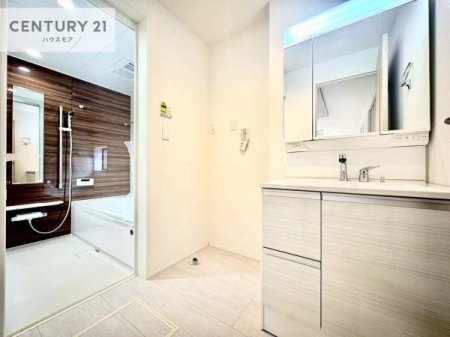 ���ʑ�E���ʏ��@�O�ʋ��d�l�̐��ʏ��́A�g�����Ȃ݂����₷������I���͎��[�ɂȂ��Ă��܂��B�h���C���[�₨���ϓ����Еt������̂Ő��ʑ������X�b�L���ƌ����邱�Ƃ��o���܂��I