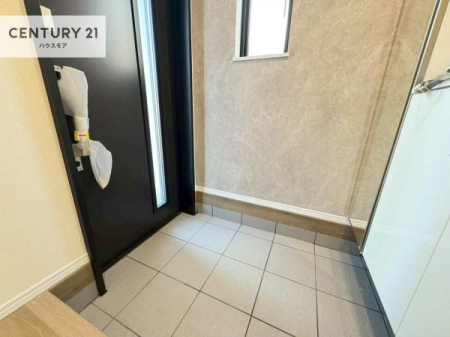 ���ց@�~���[�t���V���[�Y�{�b�N�X�t���Ȃ̂ŁA���ւ��Еt�����|�������₷���ł��I
�X�b�L���������ւŌ˂��J�����u�ԁA�������̂���S�n������Ԃ��o�}���Ă���܂��B