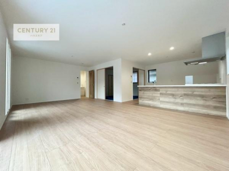 ���r���O�@�D�����z���܂肪���r���O����ł���ċ��S�n�̗ǂ���Ԃ����o���Ă���܂��I
���났�̎��Ԃ��߂����܂��I