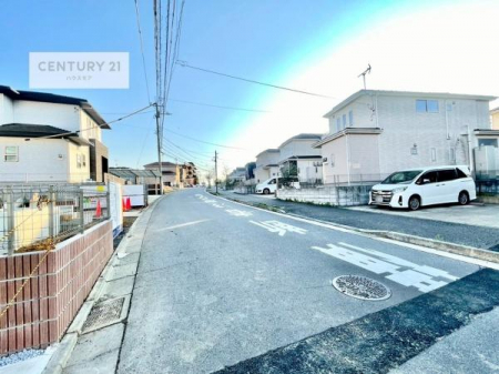 ���̑����n�@�O�ʓ��H8.4���I�z����ǍD�ȗ��n�ł��B
�Ԍɓ��ꂪ���ȕ������S�ł��ˁB