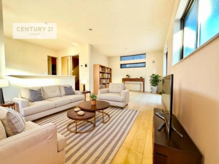 ���r���O�@�Ƌ��CG�p�[�X�ł��B�J�����̂���L�XLDK�I�\�t�@�[��_�C�j���O�e�[�u����u���Ă������ɂȂ�Ȃ��̂ŉ��K�ɉ߂����܂��I�R�~���j�P�[�V���������₷�����r���O�ł��I