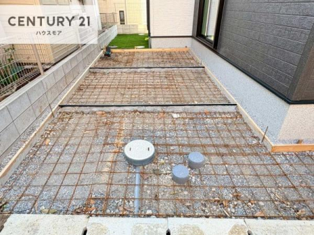 ���ԏ�@���ԃX�y�[�X��2�䕪����܂��I�Z�J���h�J�[�͂������A�o�C�N�⎩�]�ԂȂǂ��u���ꏊ�ɍ���܂���B