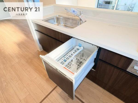 �L�b�`���@�H��@�t���̃L�b�`���ł��I�Z���������r��h�~�Ƃ��đ�ϊ��􂷂�֗��Ȏd�l�ł��I�r���g�C���Ȃ̂ŃL�b�`���̏ꏊ����炸�����X�y�[�X���L���g�����Ƃ��o���܂��I