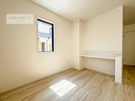 ���r���O�@���r���O�ɂ̓X�^�f�B�J�E���^�[�t���I
�����[�g���[�N�X�y�[�X�₨�q�l�̏h�������X�y�[�X�ȂǂɎg���܂��ˁB
�p�r���ʂȃX�y�[�X�ł��B