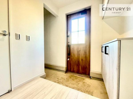 ���ց@�V���[�Y�{�b�N�X�t���Ȃ̂ŁA���ւ��Еt�����|�������₷���ł��I
�X�b�L���������ւŌ˂��J�����u�ԁA�������̂���S�n������Ԃ��o�}���Ă���܂��B
