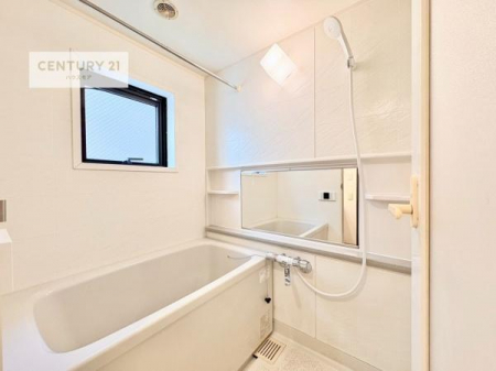 �����@������Ƃ����������̂���o�X���[���I���K�ȃo�X�^�C��������܂��I
1���̔�����������Ɩ����Ă����f�G�ȃ����N�[�[�V������ԂɂȂ肻���ł��ˁB