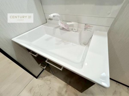 ���ʑ�E���ʏ��@�[�����ʑ�{�E���́A�������˂ɂ����̂ł�����ꂪ�y�X�I���������ۂĂ܂��I
�L���C�Ȑ��ʏ��Ŏ��������̃��`�x�[�V�������オ��܂��ˁI