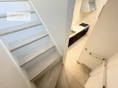 ���̑����ρ@���r���O�C���K�i�ŃR�~���j�P�[�V���������₷�����r���O�I�K�i�͖��邭�萠������Ă��܂��B���q�l�₲�N�z�̕������S���Ă����p�����܂��ˁI