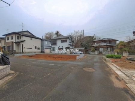 ���̑����n�@�O�ʓ��H��4.5���~6���I�z����ǍD�ȗ��n�ł��B
�Ԍɓ��ꂪ���ȕ������S�ł��ˁB